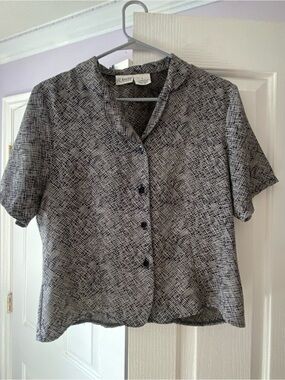 Liz Baker Black & White Short Sleeve Button-Front Shirt